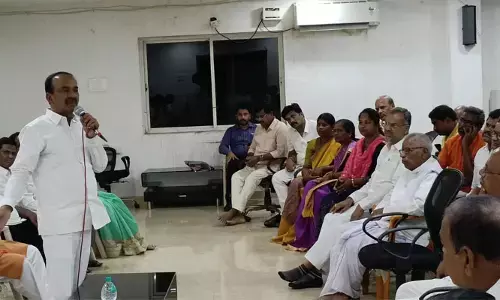 పిచ్చోడి చేతిలో రాయిలా కేసీఆర్ పాలన: ఎమ్మెల్యే ఈటెల రాజేందర్