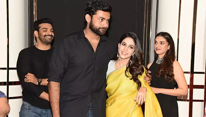 Lavanya Tripathi: వరుణ్ తేజ్కు ఇన్ డైరెక్టుగా ప్రపోజ్ చేసిన లావణ్య Lavanya Tripathi: వరుణ్ తేజ్కు ఇన్ డైరెక్టుగా ప్రపోజ్ చేసిన లావణ్య