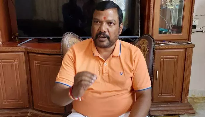 సుల్తాన్ పల్లి భూమిలో ఎమ్మెల్యేకు ఎలాంటి సంబంధం లేదు : మాజీ సర్పంచ్ కాసుల చంద్రశేఖర్ గౌడ్ సుల్తాన్ పల్లి భూమిలో ఎమ్మెల్యేకు ఎలాంటి సంబంధం లేదు : మాజీ సర్పంచ్ కాసుల చంద్రశేఖర్ గౌడ్