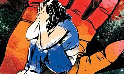 బ్రేకింగ్ : విద్యార్థినులపై లైంగిక వేధింపులు