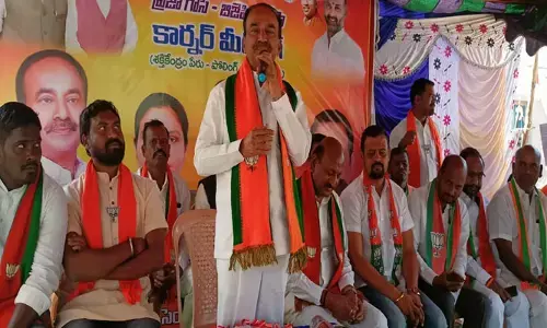 శాసనసభలో స్వేచ్ఛను ప్రభుత్వం హరిస్తుంది: హుజురాబాద్ ఎమ్మెల్యే ఈటల ఫైర్