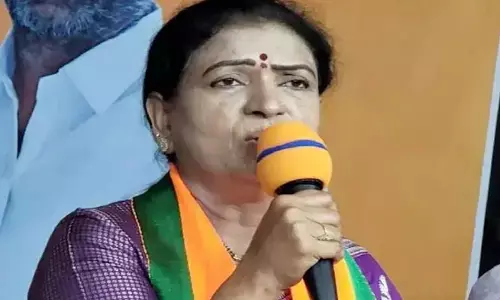 తెలంగాణ గురుకులాల్లో పురుగుల అన్నం: డీకే అరుణ