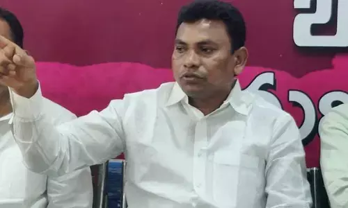 బిగ్ న్యూస్: ఎమ్మెల్యే రేగాకు ఎదురు గాలి.. సోషల్ మీడియాకే పరిమితమంటూ జనం ఆగ్రహం!