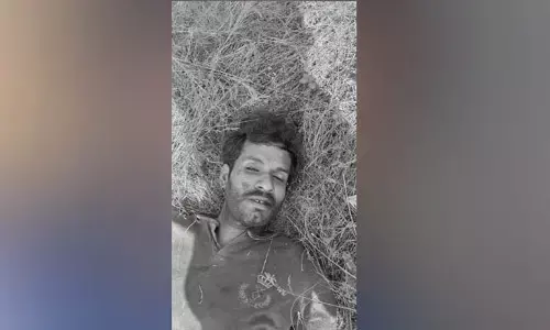 రైలులో నుంచి జారిపడి యువకుడు మృతి