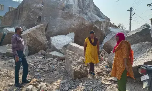ప్రభుత్వ భూములు ఆక్రమిస్తే కఠిన చర్యలు : తహసీల్దార్ చంద్రశేఖర్ గౌడ్
