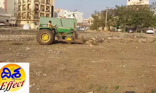మేళ్ల చెరువులో వ్యర్థాల తొలగింపు..