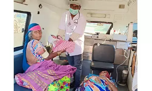 108 వాహనంలోనే ప్రసవం.. తల్లీ బిడ్డ క్షేమం