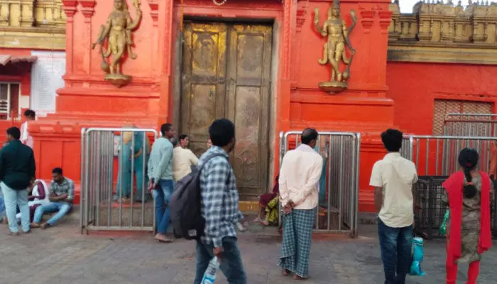 బ్రేకింగ్: ప్రముఖ పుణ్యక్షేత్రం కొండగట్టు ఆలయంలో చోరీ బ్రేకింగ్: ప్రముఖ పుణ్యక్షేత్రం కొండగట్టు ఆలయంలో చోరీ