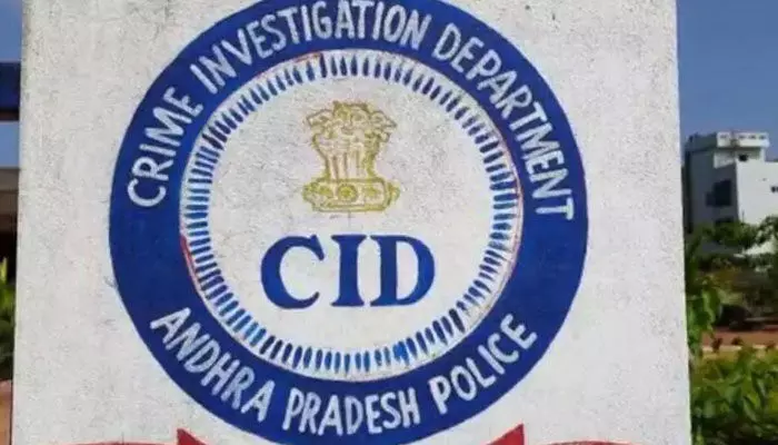 మాజీ మంత్రి నారాయణ కుమార్తె నివాసంలో ఏపీ సీఐడీ సోదాలు మాజీ మంత్రి నారాయణ కుమార్తె నివాసంలో ఏపీ సీఐడీ సోదాలు