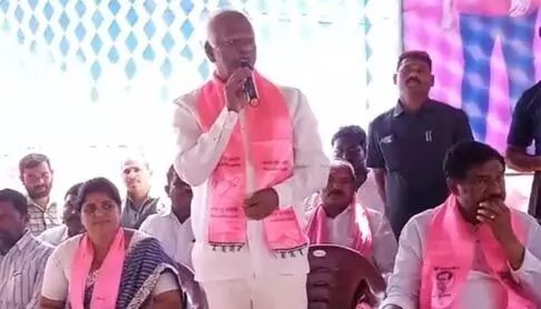 ప్రజా క్షేత్రంలో ఉన్నప్పుడు ఒళ్లు దగ్గర పెట్టుకొని ప్రవర్తించాలి : ఎమ్మెల్సీ కడియం శ్రీహరి కీలక వ్యాఖ్యలు ప్రజా క్షేత్రంలో ఉన్నప్పుడు ఒళ్లు దగ్గర పెట్టుకొని ప్రవర్తించాలి : ఎమ్మెల్సీ కడియం శ్రీహరి కీలక వ్యాఖ్యలు