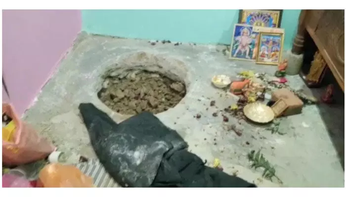 గుప్త నిధుల పేరిట మోసానికి స్కెచ్: భగ్నం చేసిన పోలీసులు గుప్త నిధుల పేరిట మోసానికి స్కెచ్: భగ్నం చేసిన పోలీసులు