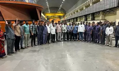 జెన్కో ఉద్యోగుల నిరసన... ప్రభుత్వంపై ఫైర్