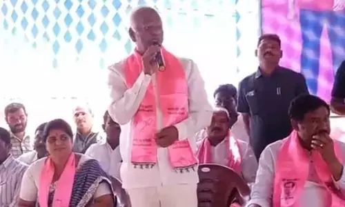 ప్రజా క్షేత్రంలో ఉన్నప్పుడు ఒళ్లు దగ్గర పెట్టుకొని ప్రవర్తించాలి : ఎమ్మెల్సీ కడియం శ్రీహరి కీలక వ్యాఖ్యలు