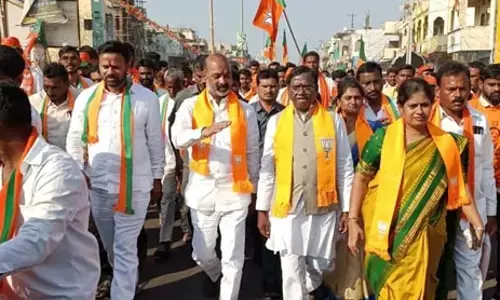 బ్రాందీకి బానిస కేసీఆర్ :  బండి సంజయ్ ఫైర్