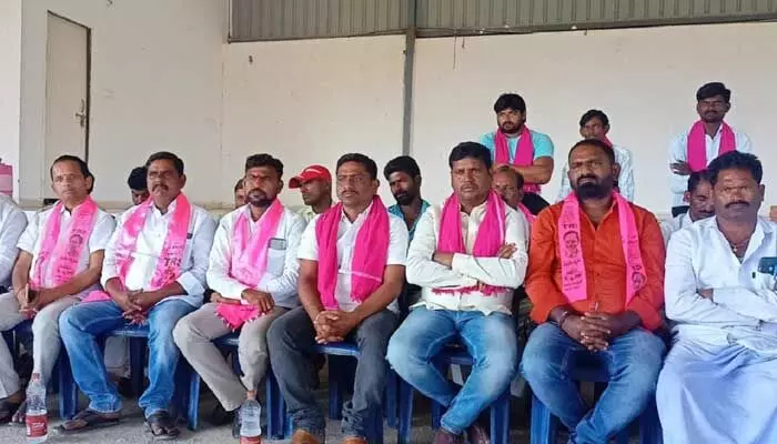 పిచ్చి కూతలు కూస్తే... తరిమికొడతాం : బీఆర్ఎస్ మండల నాయకులు.. పిచ్చి కూతలు కూస్తే... తరిమికొడతాం : బీఆర్ఎస్ మండల నాయకులు..