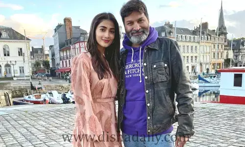 Pooja Hegde: త్రివిక్ర‌మ్.. పూజా హెగ్డే కోసం రూ.2 కోట్ల విలువైన  కారు కొన్నాడట.. ఎందుకో తెలుసా ?