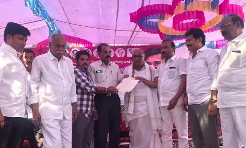 కోదాడలో జాబ్ మేళా.. భారీగా తరలివచ్చిన నిరుద్యోగ యువతీ, యువకులు