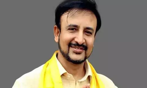 ఇది స్కూలా బర్ల దొడ్డా..? ఎమ్మెల్యే గారు: కాంగ్రెస్ ఉపాధ్యక్షులు మదన్ మోహన్ రావు