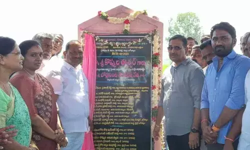 గ్రామీణ రోడ్లకు మహర్దశ: మంత్రి కొప్పుల