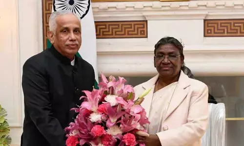ఢిల్లీలో ఏపీ గవర్నర్.. పలువురు ప్రముఖులతో భేటీ