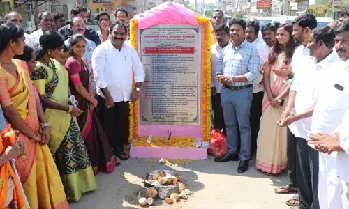 అభివృద్ధి పనులను ప్రారంభించిన ఎమ్మెల్యే ఆరూరి..