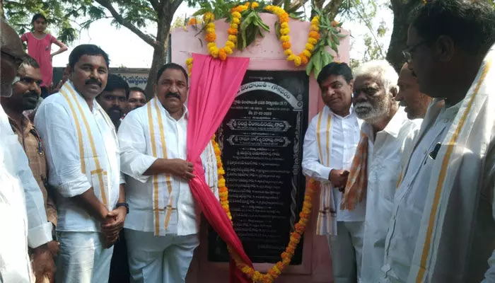 కేసీఆర్ విజన్ తోనే తెలంగాణ అభివృద్ధి: ఎంపీ నామ, ఎమ్మేల్యే సండ్ర కేసీఆర్ విజన్ తోనే తెలంగాణ అభివృద్ధి: ఎంపీ నామ, ఎమ్మేల్యే సండ్ర