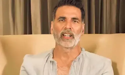 నలుగురు హీరోయిన్లతో ఆ పని చేయడం చాలా భయంగా ఉంది: Akshay Kumar