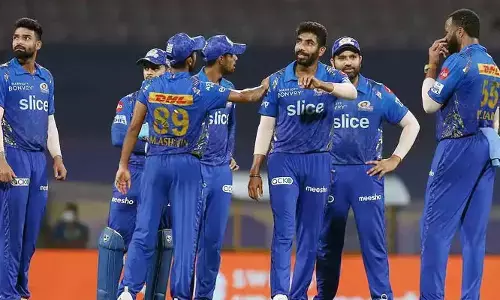 IPL: ముంబై ఇండియన్స్‌కు బిగ్ షాక్.. సీజన్ మొత్తానికి స్టార్ ప్లేయర్ దూరం!