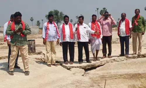 చిరుజల్లులకే తెగిపోతున్నాయి.. ప్రజాధనం దుర్వినియోగం