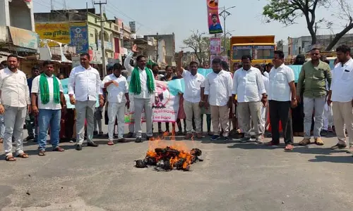 సైఫ్ ను బహిరంగంగా ఉరితీయండి: గిరిజన సంఘాలు