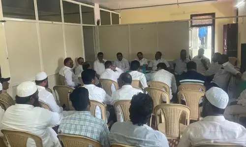 అవినీతి సబ్ రిజిస్టార్ పై చర్యలు తీసుకోవాలి : జాయింట్ యాక్షన్ కమిటీ