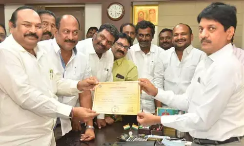 Nellore: వైసీపీ ఏకగ్రీవం... సంబురాల్లో నేతలు