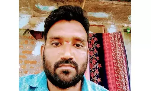 లంచం తీసుకుంటూ ఏసీబీకి పట్టుబడిన సర్వేయర్..