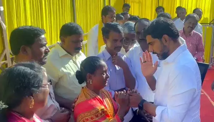 కట్టేది చంద్రబాబు.. కూల్చేది జగన్ రెడ్డి: నారా లోకేశ్ కట్టేది చంద్రబాబు.. కూల్చేది జగన్ రెడ్డి: నారా లోకేశ్