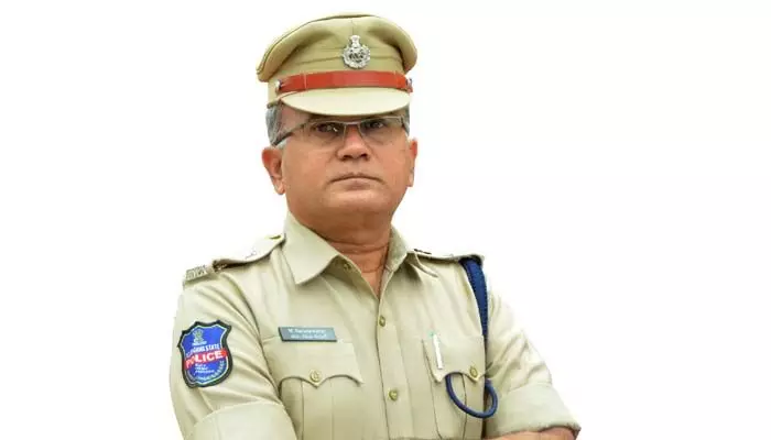 సంగారెడ్డి జిల్లాలో 30, 30(ఎ) పోలీసు యాక్ట్ అమలు: ఎస్పీ ఎం. రమణ కుమార్ సంగారెడ్డి జిల్లాలో 30, 30(ఎ) పోలీసు యాక్ట్ అమలు: ఎస్పీ ఎం. రమణ కుమార్