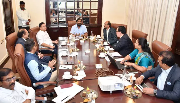 సింగిల్ విండో పాలసీతో టూరిజం అభివృద్ధి.. మంత్రి శ్రీనివాస్ గౌడ్ సింగిల్ విండో పాలసీతో టూరిజం అభివృద్ధి.. మంత్రి శ్రీనివాస్ గౌడ్