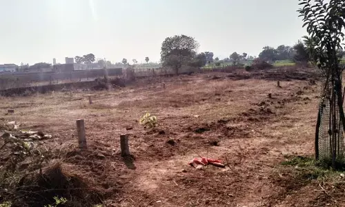 అనుమతులు లేకుండా.. అడ్డగోలుగా ‘రియల్’ దందా