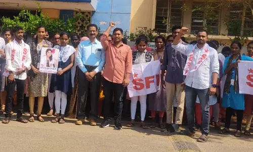 మెడికో ప్రీతి మృతిపై సిట్టింగ్ జడ్జితో విచారణ చేపట్టండి: ఎస్ఎఫ్ఐ