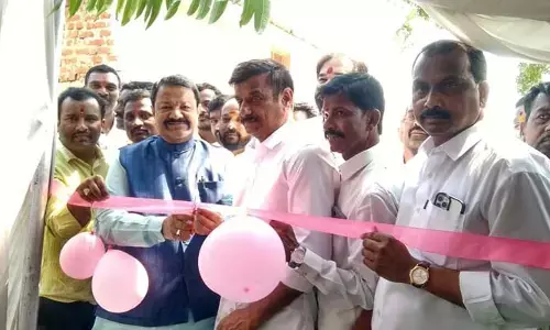 కంటి వెలుగు శిబిరాన్ని ప్రారంభించిన మెదక్ ఎంపీ