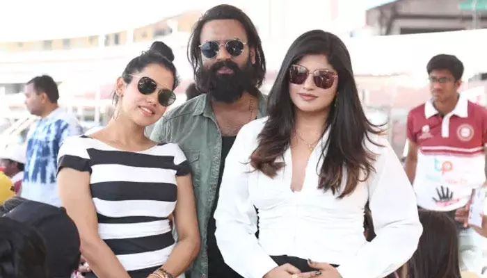 ‘సూర్యాపేట్ జంక్షన్’ చిత్ర బృందం నెటిజన్లకు బంపర్ ఆఫర్.. సాంగ్ రీల్ చేస్తే.. ‘సూర్యాపేట్ జంక్షన్’ చిత్ర బృందం నెటిజన్లకు బంపర్ ఆఫర్.. సాంగ్ రీల్ చేస్తే..