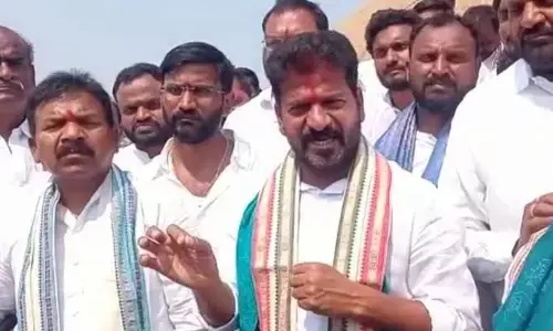 క్వారీల పేరుతో ఇసుక దోపిడీకి పాల్పడుతునారు: రేవంత్ రెడ్డి