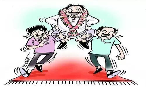 నేరారోపణ పాలైన నేతలకు ఈ ఊరేగింపు ఎందుకు?