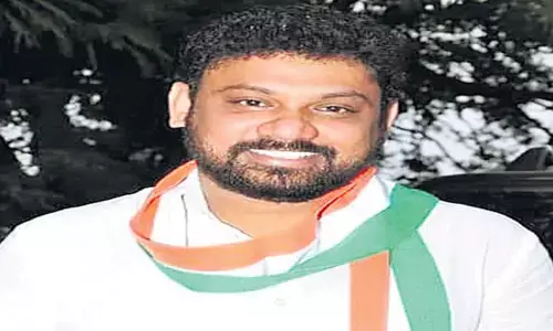 శ్రీ చైతన్య విద్యాసంస్థలు విద్యార్ధుల భవిష్యత్‌కు ఆటంకం: శివసేన రెడ్డి