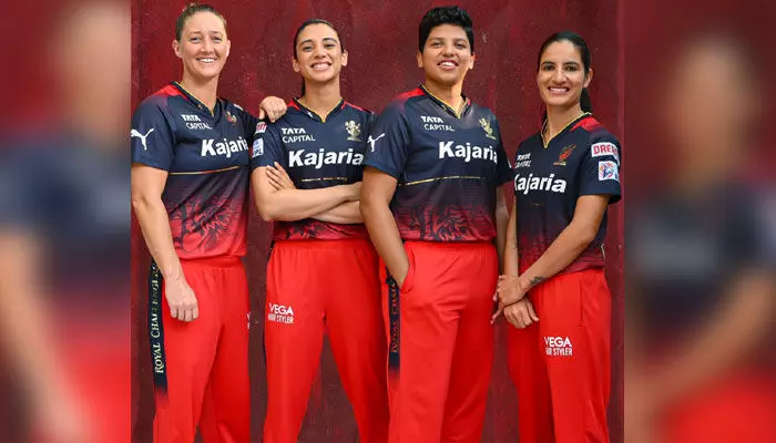 WPL.. RCB జెర్సీ ఆవిష్కరణ WPL.. RCB జెర్సీ ఆవిష్కరణ