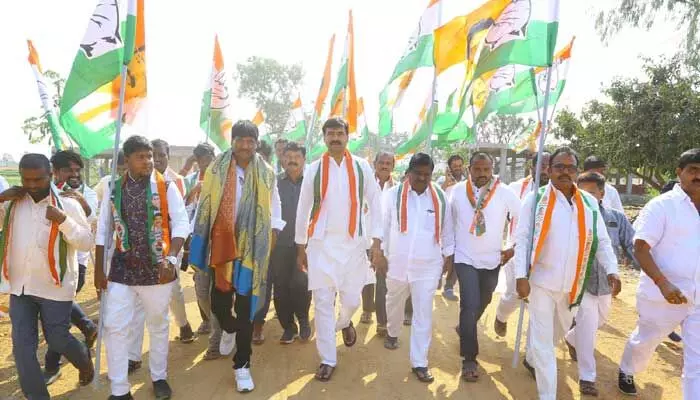 ప్రధాని నరేంద్ర మోడి మహిళల కళ్ళల్లో కారం కొడుతున్నాడు : మహారాష్ట్ర ఏఐసీసీ కార్యదర్శి ప్రధాని నరేంద్ర మోడి మహిళల కళ్ళల్లో కారం కొడుతున్నాడు : మహారాష్ట్ర ఏఐసీసీ కార్యదర్శి