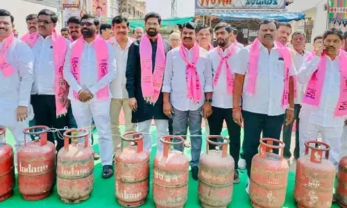 బీఆర్ఎస్ మహాధర్నా...