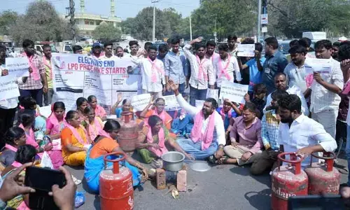 కంటోన్మెంట్‌లో బీఆర్ఎస్ ధర్నా