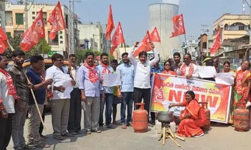 కేంద్రానికి బుద్ది చెప్పాలి : సాబీర్ పాషా