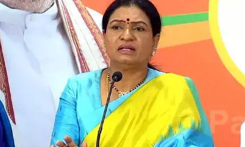 కవితను అరెస్ట్ చేస్తారనే భయంతోనే ఆరోపణలు: డీకే అరుణ