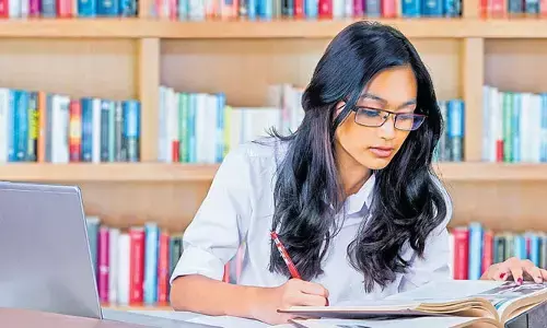 స్పెషలిస్ట్, ఎంటీఎస్ పోస్టులు.. సొంత జిల్లాలో పనిచేసే అవకాశం